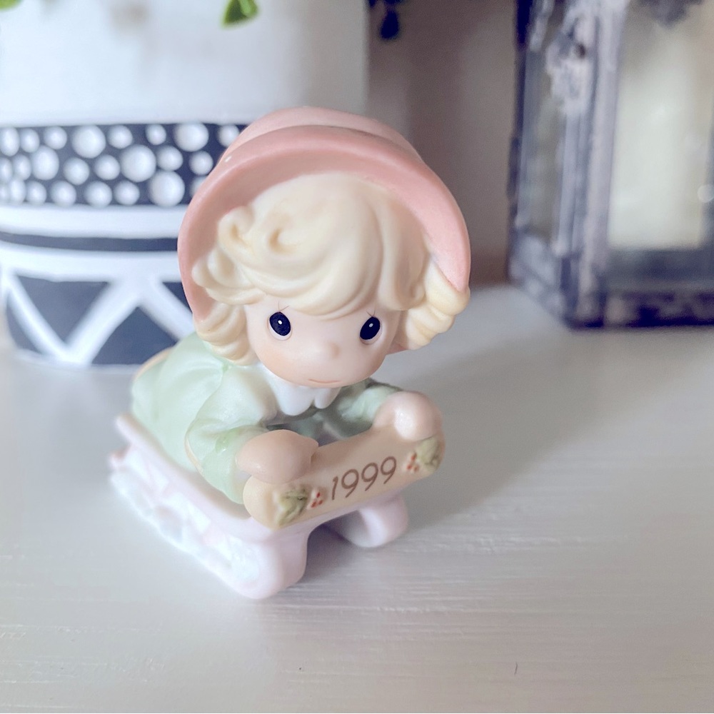 Precious Moments Enesco 1999 Christmas Ornament Girl on Sled #587788 (2)